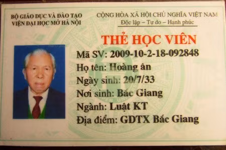 Thẻ sinh viên của cụ Hoàng Ân
