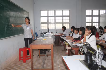 Dạy nghề phổ thông cho học viên TTGDTX