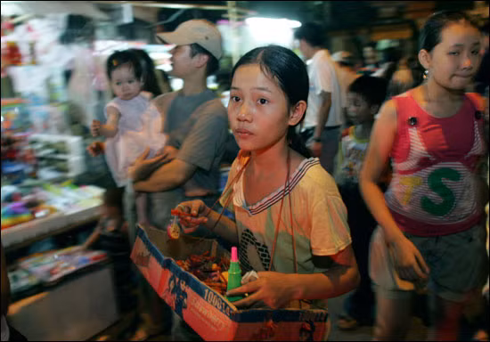 Những đứa trẻ không tuổi thơ