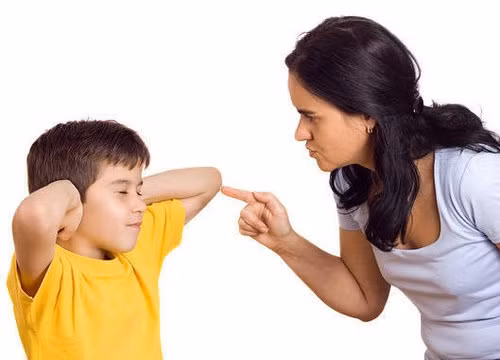Dạy con từ những lỗi của người lớn