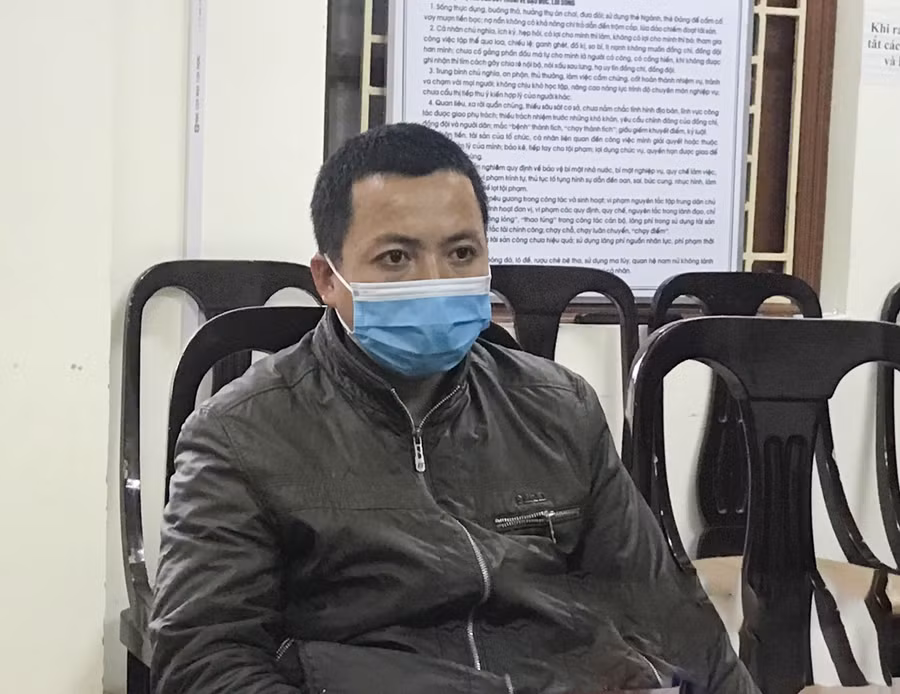 Đối tượng Bàn Văn Tiến tại cơ quan chức năng.