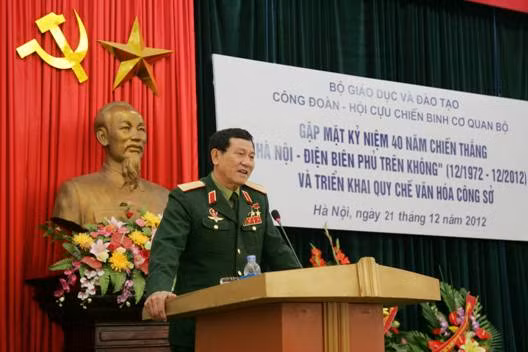 Kỷ niệm 40 năm chiến thắng "Hà Nội – Điện Biên Phủ trên không" ảnh 1 Anh hùng Phạm Tuân ôn lại những ngày khói lửa hào hùng