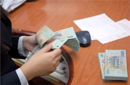 Tính tiền lương trong tháng có ngày nghỉ ốm
