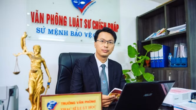Luật sư Đặng Văn Cường cho rằng, hành vi gây thương tích của nhóm cô gái đối với nữ sinh 15 tuổi có thể bị truy tố trách nhiệm hình sự.
