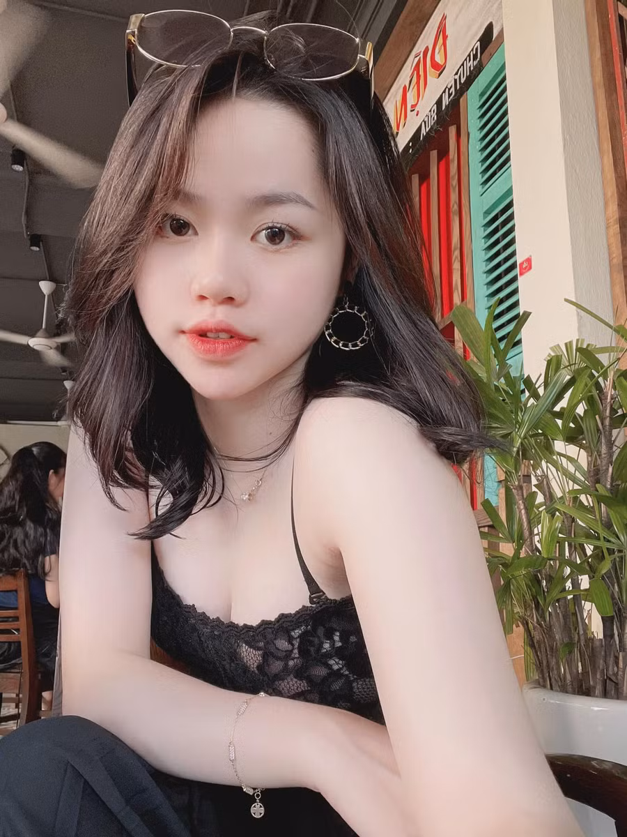 Hậu ồn ào "cắm sừng" Quang Hải, Huỳnh Anh "vịt hóa thiên nga" - Ảnh 5.