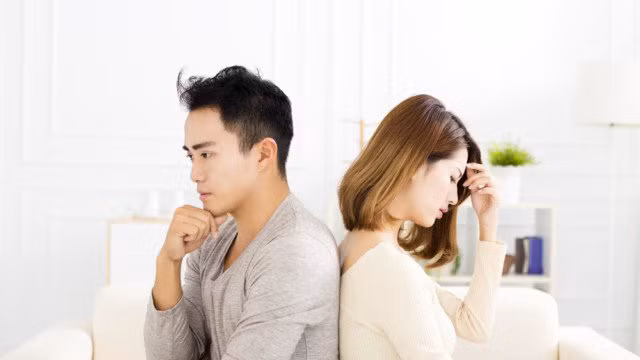 Chồng ậm ừ chẳng muốn kiếm con, đằng sau là khoản nợ 