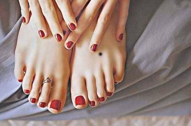 Nốt ruồi bàn chân có ý nghĩa gì, sang hèn lành dữ ra sao? - Ảnh 2. Nốt ruồi bàn chân có ý nghĩa gì, sang hèn lành dữ ra sao? - Ảnh 2.