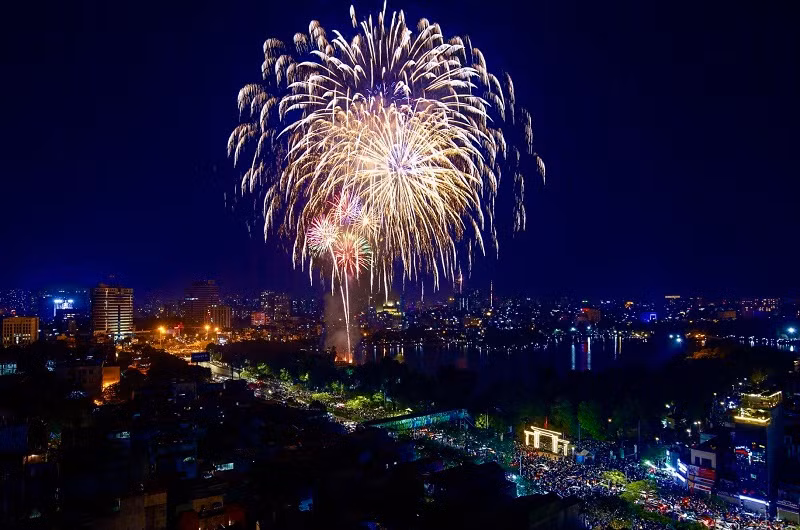 Mãn nhãn với màn pháo hoa tầm cao duy nhất tại Hà Nội, chào Xuân Tân Sửu 2021 ảnh 20