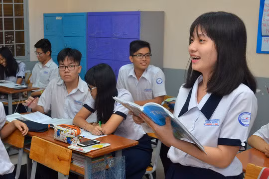 Thời lượng giáo dục bậc THPT: Mỗi ngày học 1 buổi, mỗi buổi không bố trí quá 5 tiết học. Ảnh: Zing.vn