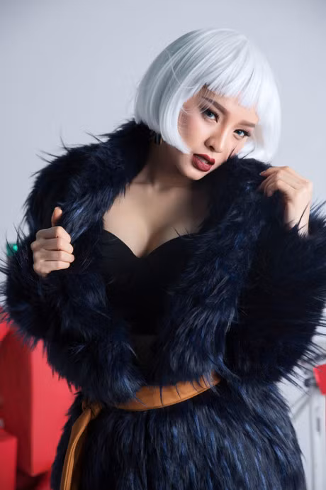 Sao Viet dua nhau tung anh moi ruc ro don Giang sinh - Anh 11