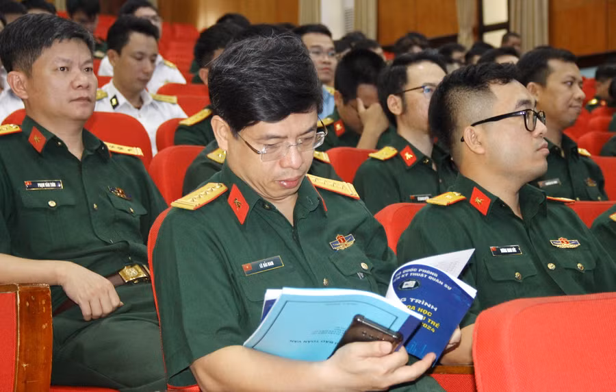 Các nhà khoa học tham dự hội thảo. Các nhà khoa học tham dự hội thảo.