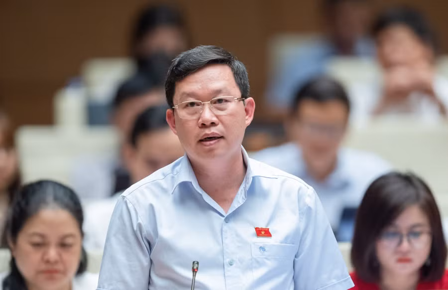 Đại biểu Nguyễn Quốc Luận - Đoàn ĐBQH tỉnh Yên Bái. Đại biểu Nguyễn Quốc Luận - Đoàn ĐBQH tỉnh Yên Bái.