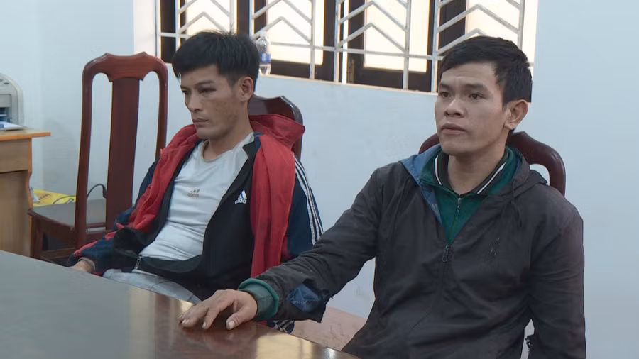 2 tên cướp Phúc và Thuận tại cơ quan công an (ảnh: SĐ).
