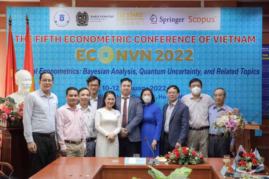 Các đại biều tham dự Hội thảo Kinh tế lượng (ECONVN2021) năm 2021