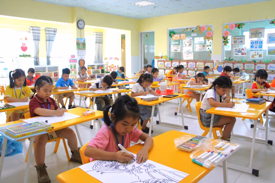 Thí sinh tự tin thể hiện năng khiếu tạo hình tại Hội thi. (Ảnh: TT) Thí sinh tự tin thể hiện năng khiếu tạo hình tại Hội thi. (Ảnh: TT)