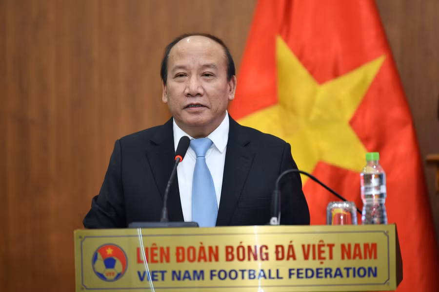 Ông Trần Minh Hùng - Phó Tổng Giám đốc Đài Tiếng nói Việt Nam, Phó Chủ tịch Ủy ban Olympic Việt Nam, Đồng Trưởng ban Chỉ đạo Fustal Quốc gia phát biểu tại sự kiện. Ông Trần Minh Hùng - Phó Tổng Giám đốc Đài Tiếng nói Việt Nam, Phó Chủ tịch Ủy ban Olympic Việt Nam, Đồng Trưởng ban Chỉ đạo Fustal Quốc gia phát biểu tại sự kiện.