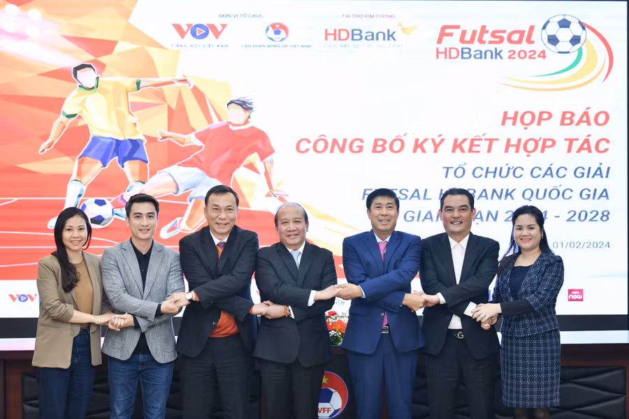 Họp báo và Công bố ký kết hợp tác tổ chức các giải Futsal HDBank Quốc gia giai đoạn 2024 – 2028. Họp báo và Công bố ký kết hợp tác tổ chức các giải Futsal HDBank Quốc gia giai đoạn 2024 – 2028.