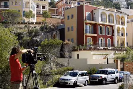 Khung cảnh bên ngoài căn hộ sang trọng của Stephen và Andrewtại Port Andratxa, Tây Bắc Majorca - Tây Ban Nha 