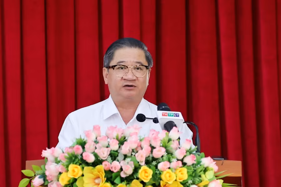 Đại diện Đoàn đại biểu Quốc hội thành phố Cần Thơ tiếp thu kiến nghị của cử tri - Ảnh: VGP/Nhật Bắc Đại diện Đoàn đại biểu Quốc hội thành phố Cần Thơ tiếp thu kiến nghị của cử tri - Ảnh: VGP/Nhật Bắc