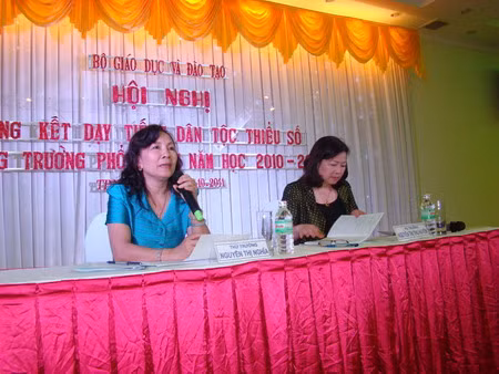 Thứ trưởng Nguyễn Thị Nghĩa (trái) và Vụ trưởng Nguyễn Thị Thu Huyền chủ trì hội nghị
