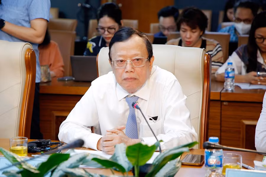 Nhà giáo ưu tú Ngô Trần Ái.