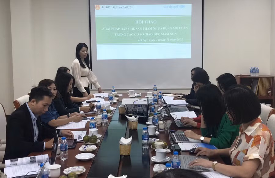Hội thảo " Giải pháp hạn chế sử dụng sản phẩm nhựa dùng một lần trong các cơ sở giáo dục mầm non”.