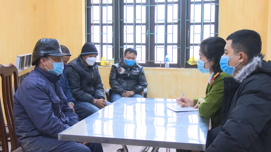 Cơ quan chức năng làm việc với các đối tượng liên quan.
