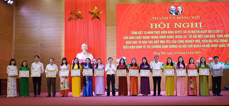Các cá nhân tiêu biểu được khen thưởng.