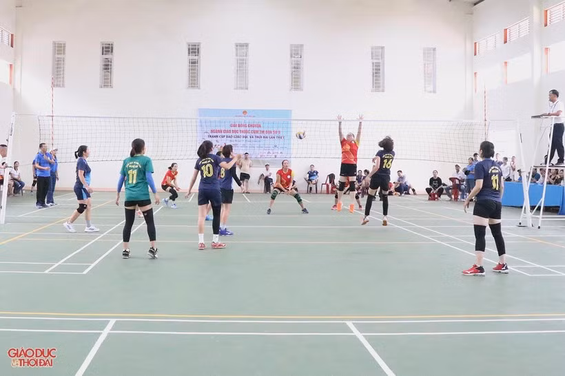Giải bóng chuyền ngành Giáo dục Bắc Trung bộ tranh Cúp Báo GD&amp;TĐ lần thứ nhất tổ chức tại tỉnh Quảng Trị diễn ra thành công.