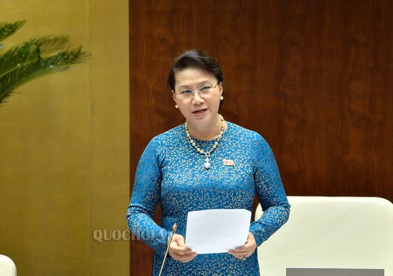 Chủ tịch Quốc hội Nguyễn Thị Kim Ngân phát biểu tổng kết các nội dung của phiên chất vấn và trả lời chất vấn tại kỳ họp thứ 5. Chủ tịch Quốc hội Nguyễn Thị Kim Ngân phát biểu tổng kết các nội dung của phiên chất vấn và trả lời chất vấn tại kỳ họp thứ 5.
