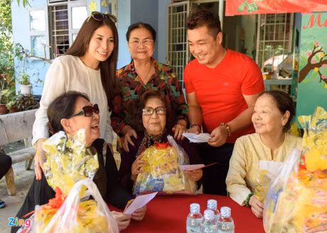 Noi long cua nghe si neo don don Tet o vien duong lao - Anh 1