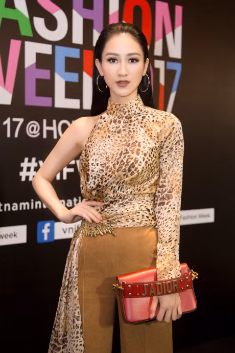 Hoa khoi Nam Em dien ao da bao day ca tinh tai Tuan le thoi trang - Anh 8