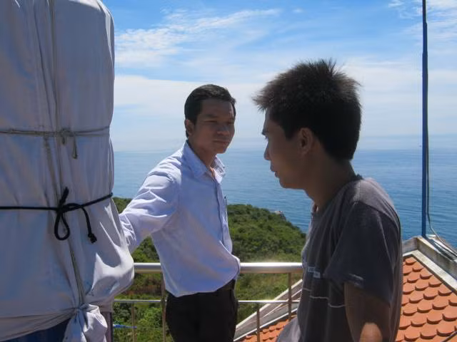 Những tấm pin năng lượng mặt trời, nguồn năng lượng sử dụng cho hải đăng Sa Huỳnh.
