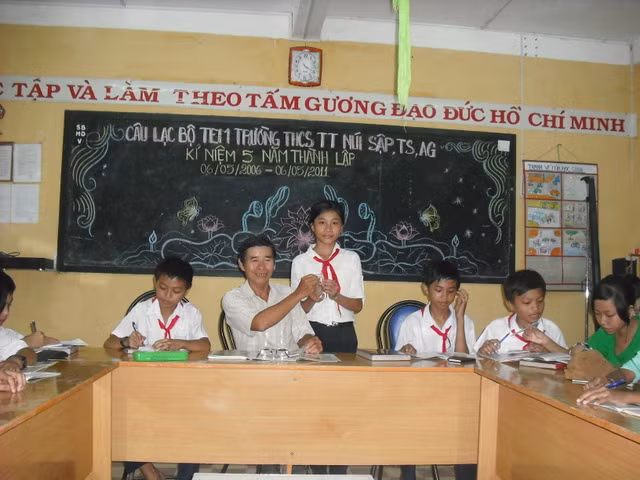 "Hai lúa chơi tem" ảnh 2