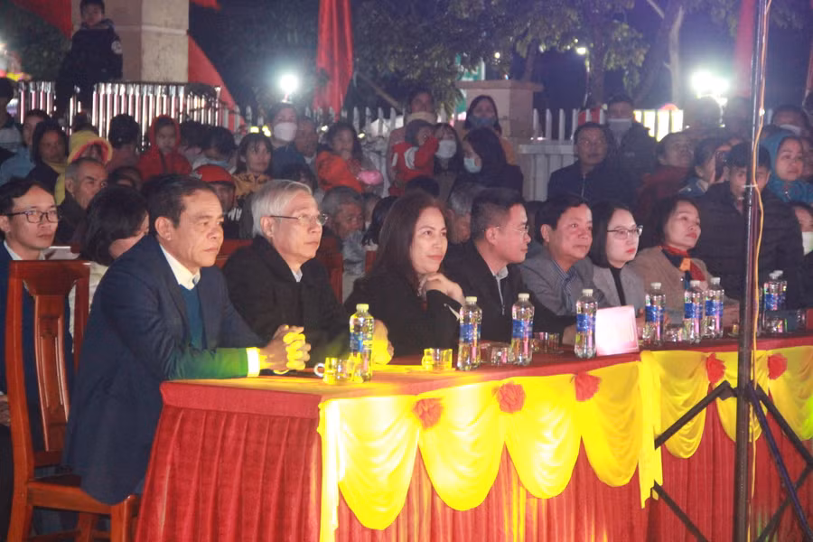 Các đại biểu tham gia chương trình Gala thiện nguyện "Lắng nghe mùa xuân về - Xuân Quý Mão 2023".
