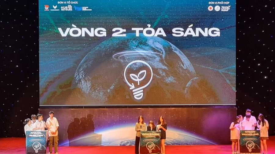 Chung kết cuộc thi Future Blue Innovation 2022 được tổ chức tại Trường Đại học VinUniversity. Chung kết cuộc thi Future Blue Innovation 2022 được tổ chức tại Trường Đại học VinUniversity.
