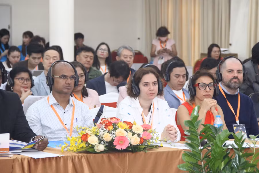 Diễn đàn thu hút nhiều chuyên gia, nhà khoa học, các diễn giả trong nước và quốc tế.
