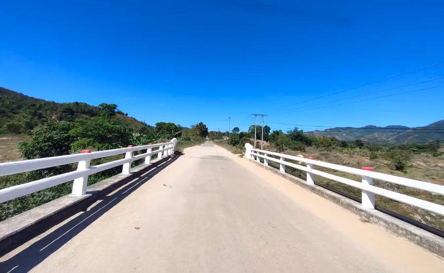Cơ sở hạ tầng, đường sá được đầu tư sửa chữa.