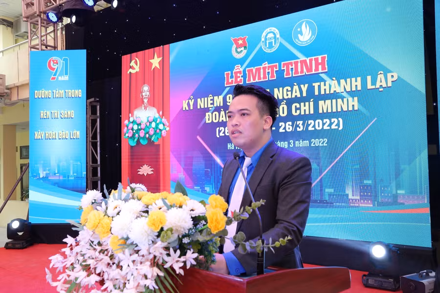 ThS Lê Mạnh Hùng đọc diễn văn kỷ niệm 91 năm ngày thành lập Đoàn TNCS Hồ Chí Minh