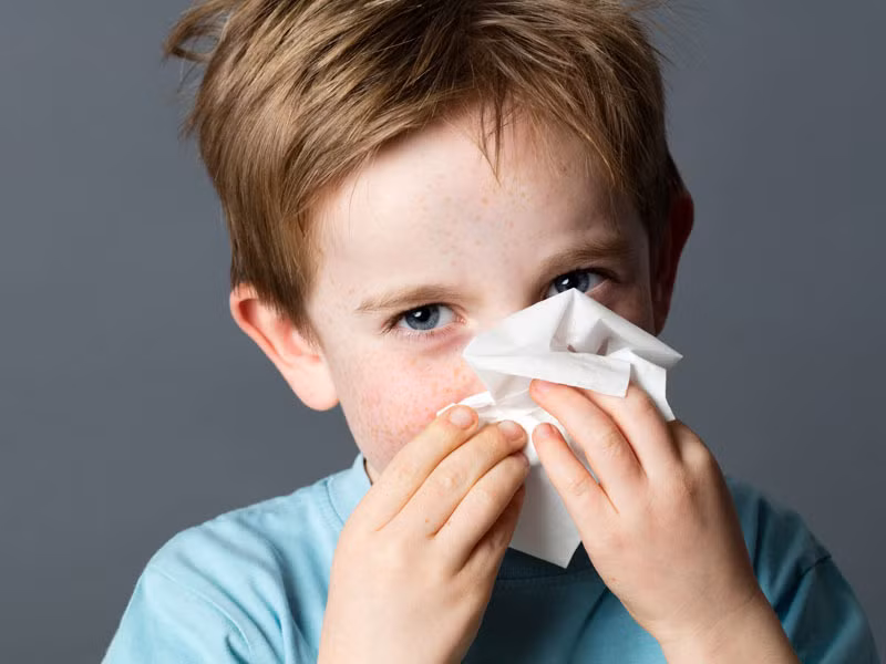 Bé sổ mũi xanh là hiện tượng khá thường gặp