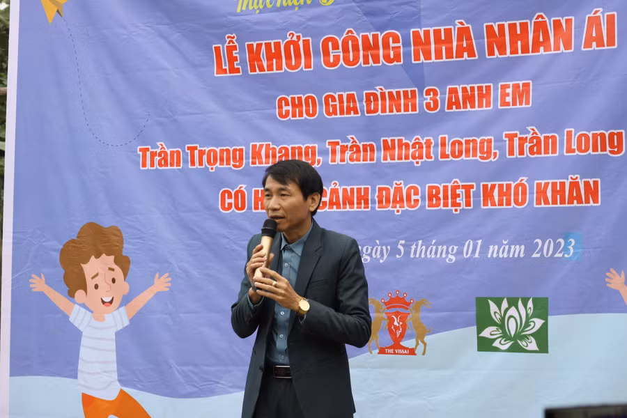 ... lãnh đạo phòng GD&amp;ĐT huyện Hương Sơn bày tỏ lời cám ơn đến báo GD&amp;TĐ cùng các nhà hảo tâm.