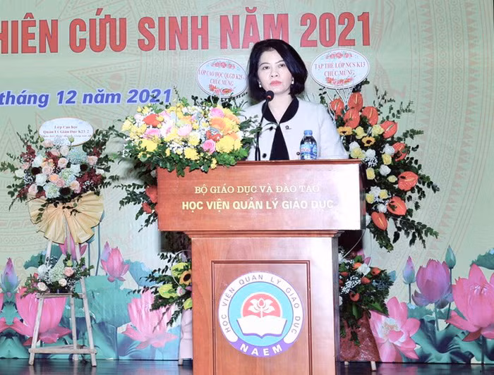 PGS.TS Nguyễn Thị Thu Hằng phát biểu tại hội nghị