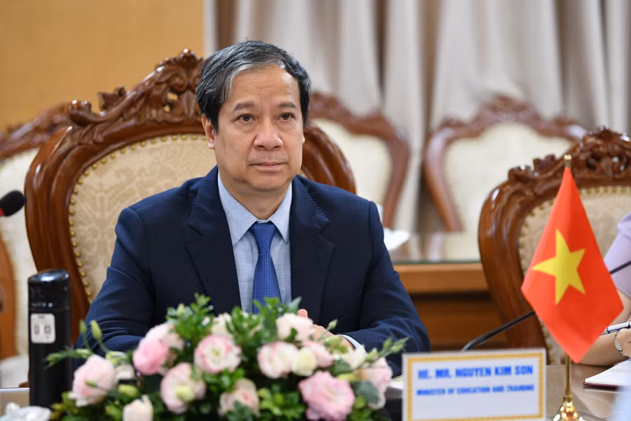 Bộ trưởng Bộ GD&ĐT Nguyễn Kim Sơn phát biểu tại buổi tiếp ông Shevtsov Pavel Anatolievich – Phó Giám đốc Cơ quan hợp tác Liên bang Nga.