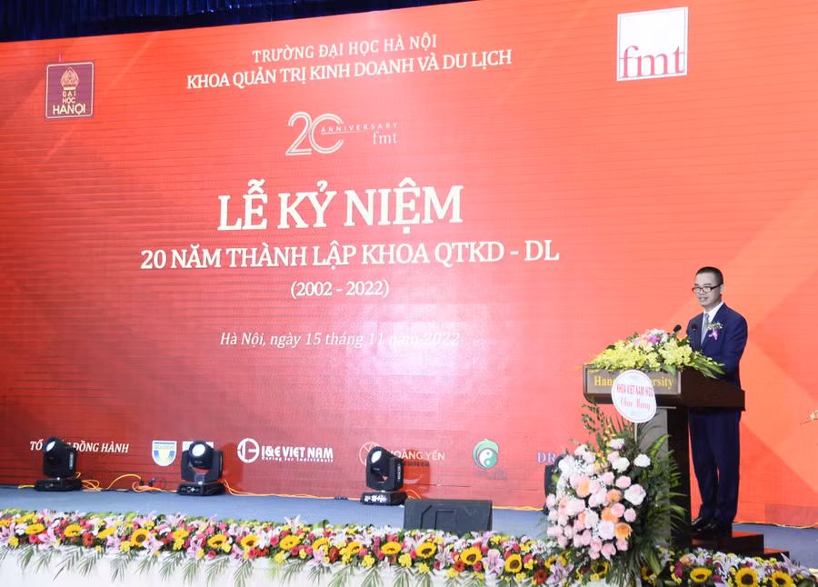 PGS.TS Nguyễn Văn Trào phát biểu tại lễ kỷ niệm. PGS.TS Nguyễn Văn Trào phát biểu tại lễ kỷ niệm.