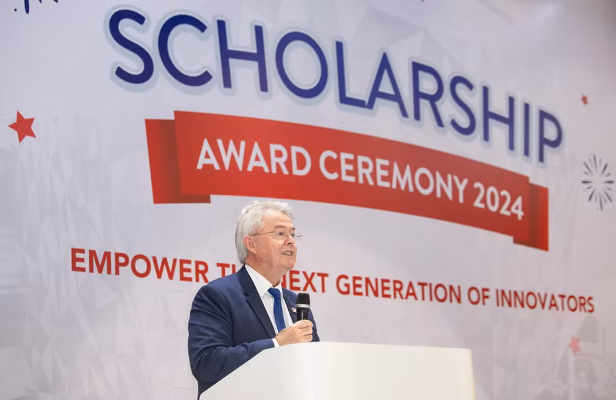 GS.TS Raymond Gordon phát biểu tại sự kiện.