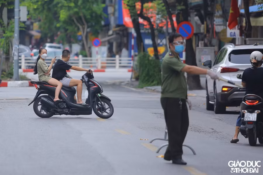 Nhiều "quái xế" ở Hà Nội bỏ chạy khi gặp tổ công tác đặc biệt ảnh 5