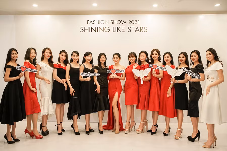 Hình ảnh các thiết kế của MMode tại fashion show: Shining like Stars