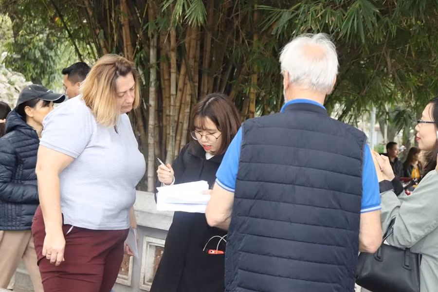 CHMers với bài khảo sát mức độ yêu thích đồ ăn Việt Nam của du khách nước ngoài