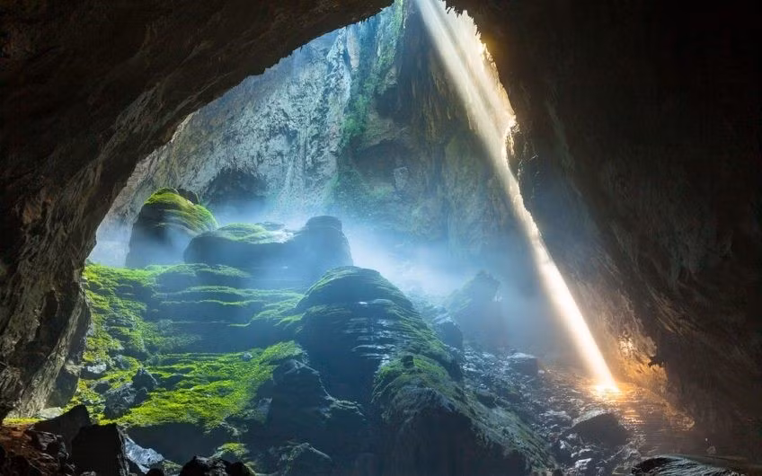 Hang Sơn Đòng (Quảng Bình) được đánh giá là hang động lớn nhất thế giới.