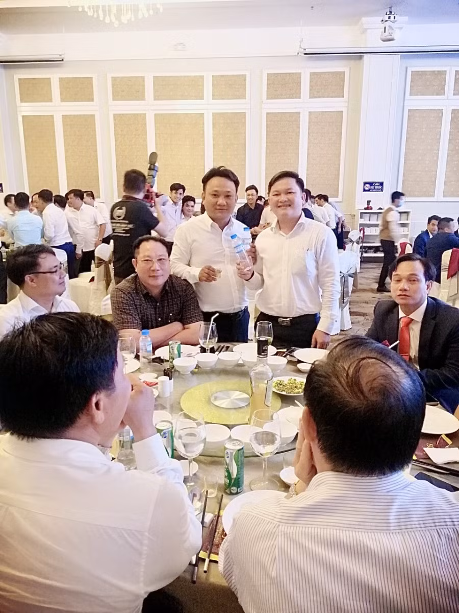 Các doanh nghiệp giao lưu, trao đổi kinh nghiệm trong SXKD bên lề cuộc gặp mặt